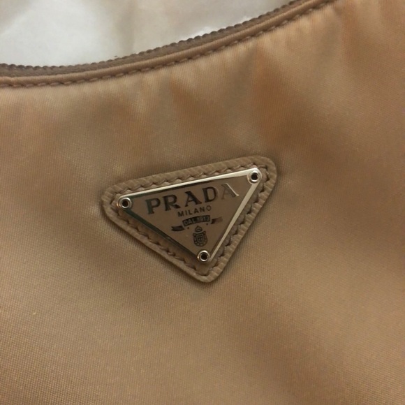 Prada re edition 2000 in cameo beige - Picture 2 of 13